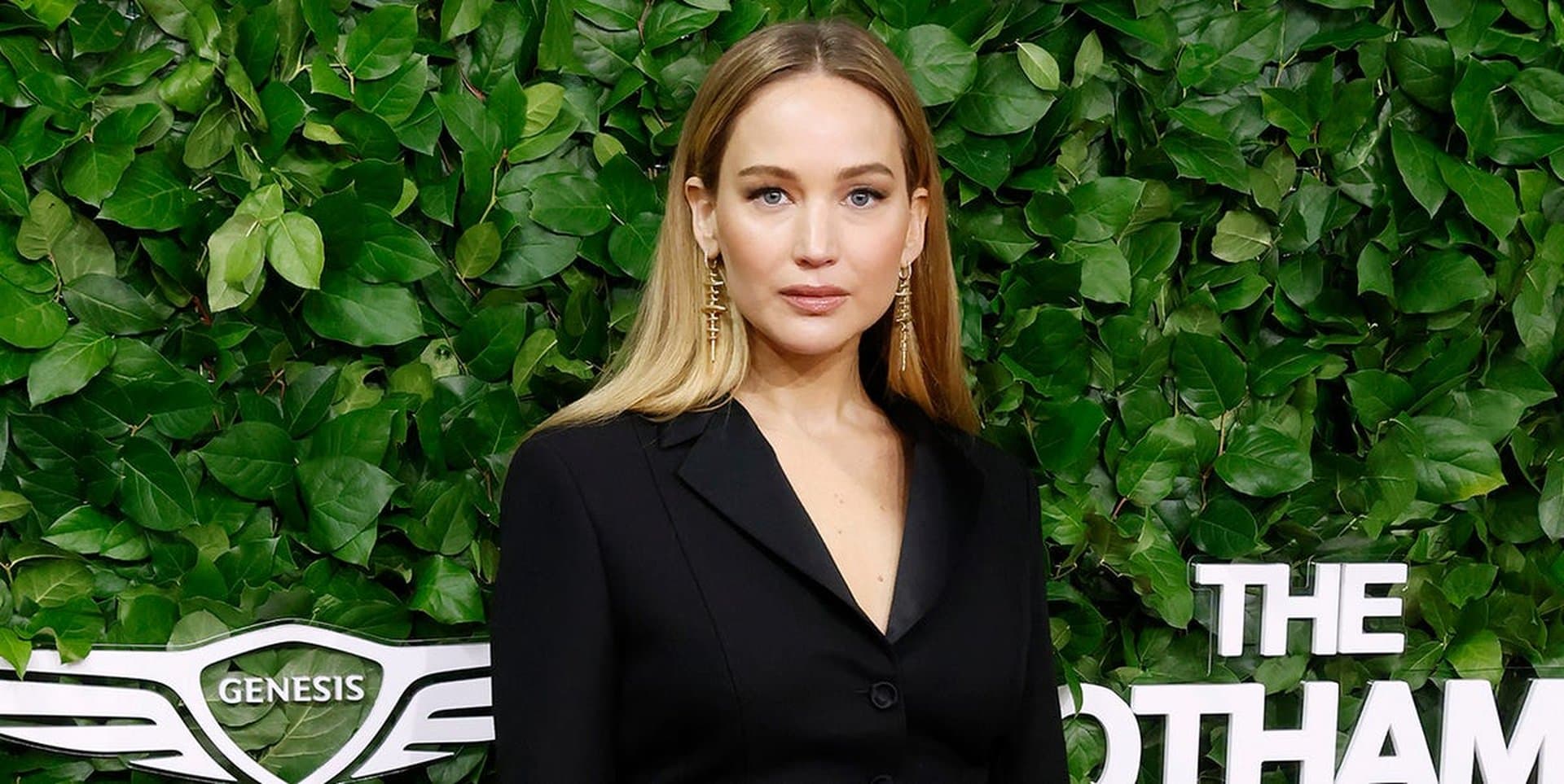 Jennifer Lawrence Reimagines the Dior Skirt Suit at the 2025 Gotham Awards